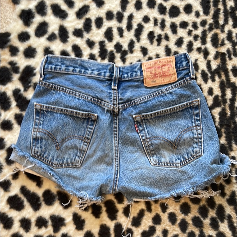 vintage levi 501 cut offs - Picture 2 of 2